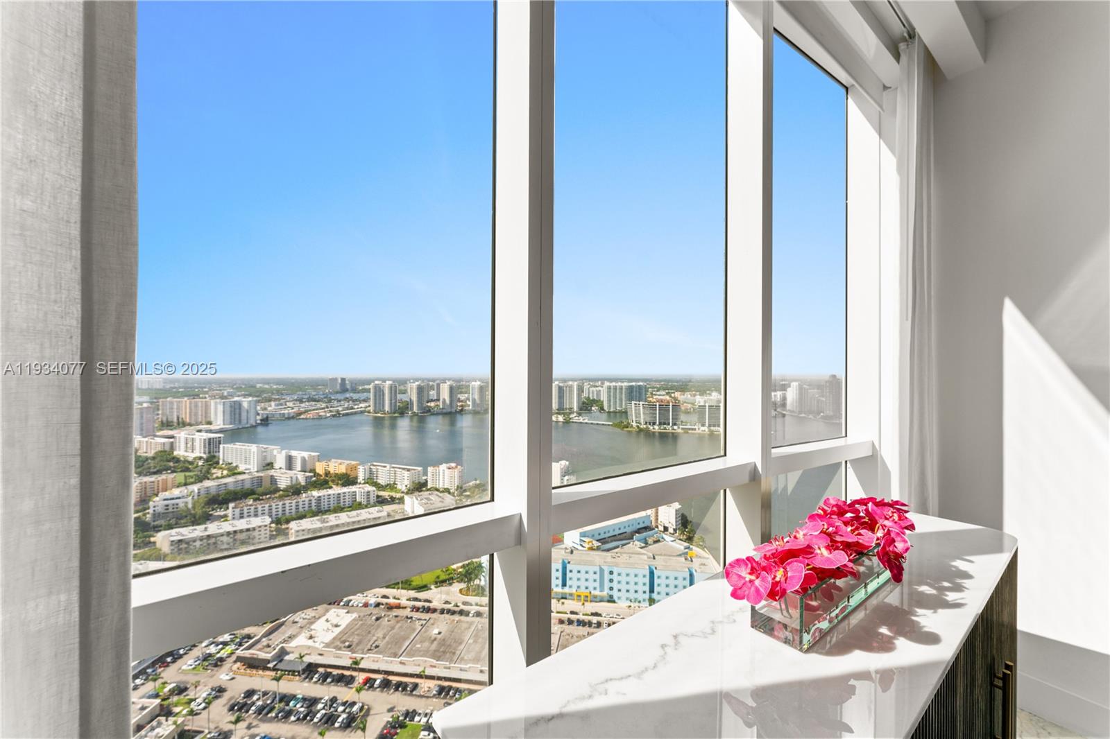 TRUMP ROYALE CONDO - Residential