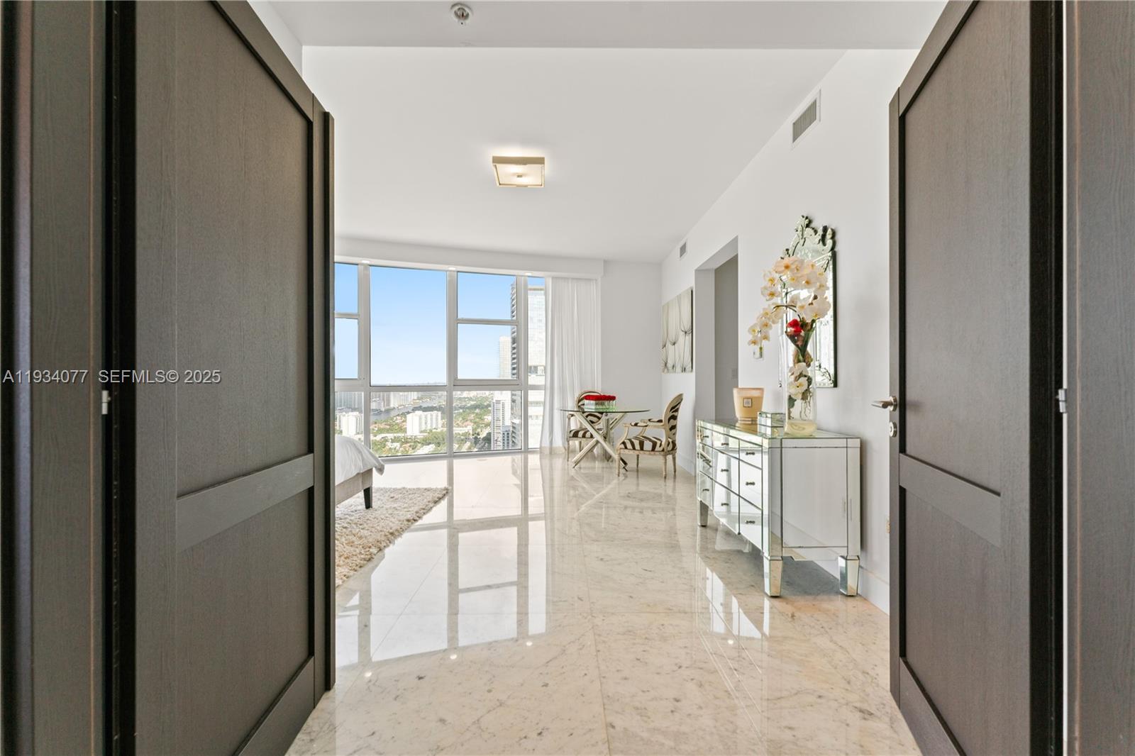 TRUMP ROYALE CONDO - Residential