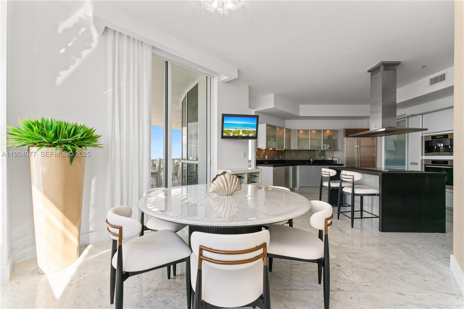 TRUMP ROYALE CONDO - Residential