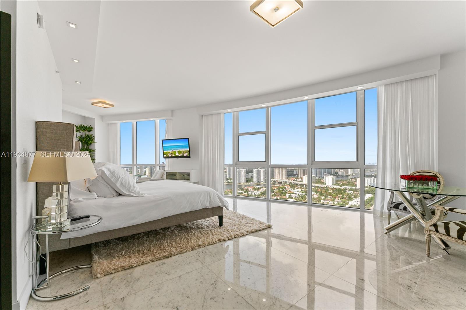 TRUMP ROYALE CONDO - Residential