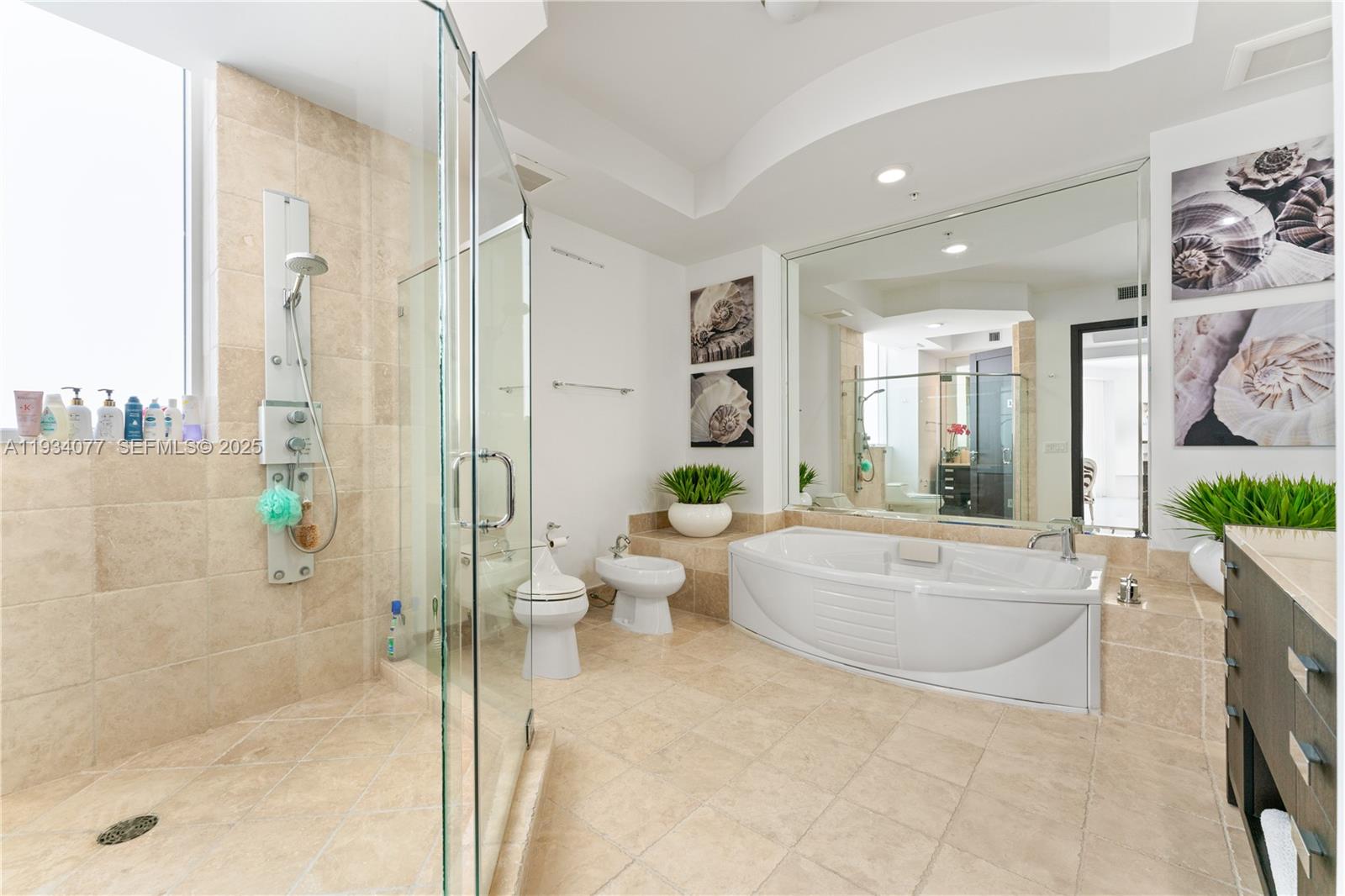 TRUMP ROYALE CONDO - Residential