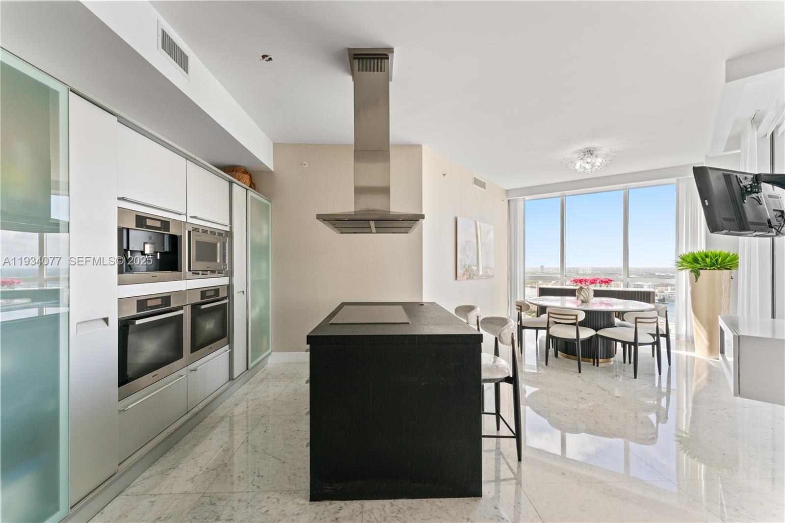 TRUMP ROYALE CONDO - Residential