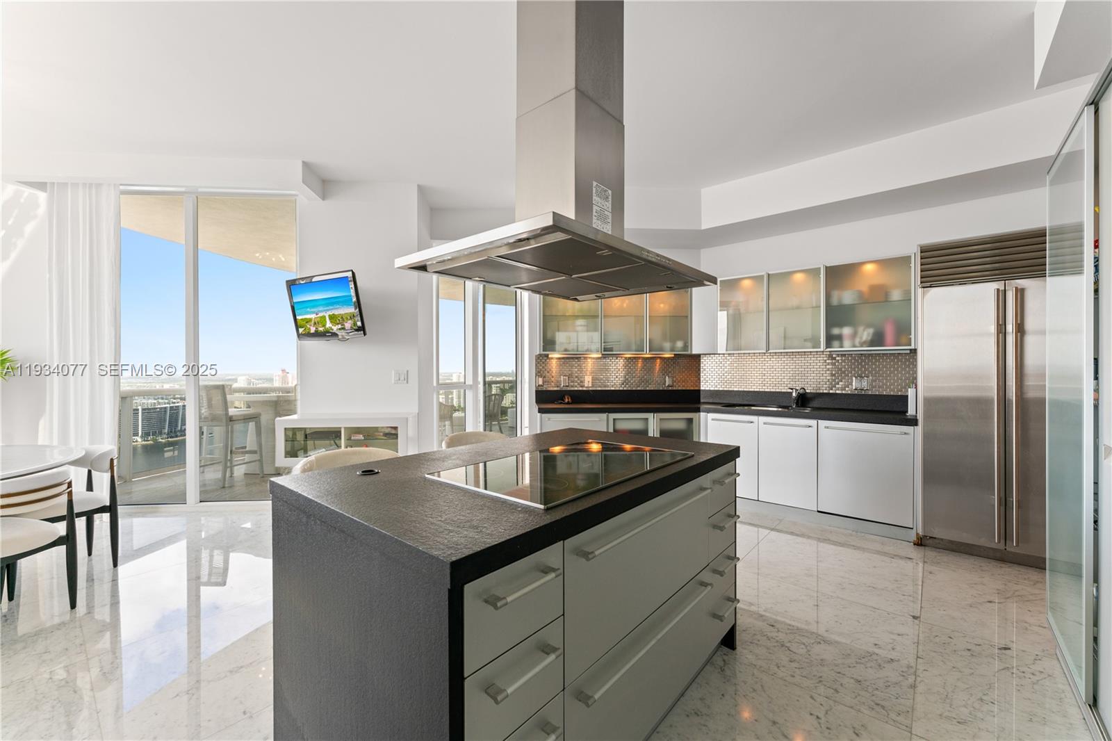 TRUMP ROYALE CONDO - Residential