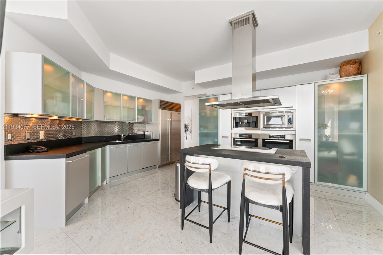 TRUMP ROYALE CONDO - Residential