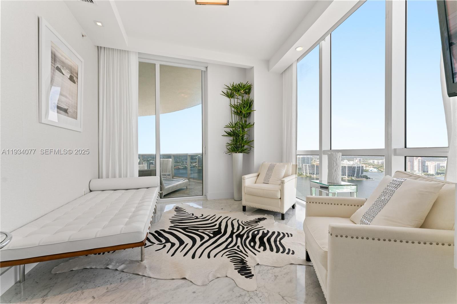 TRUMP ROYALE CONDO - Residential