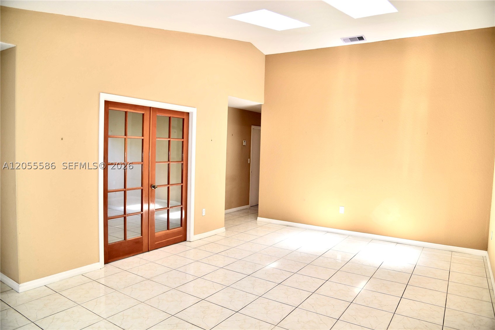 WEST LAKES GARDENS - Residential