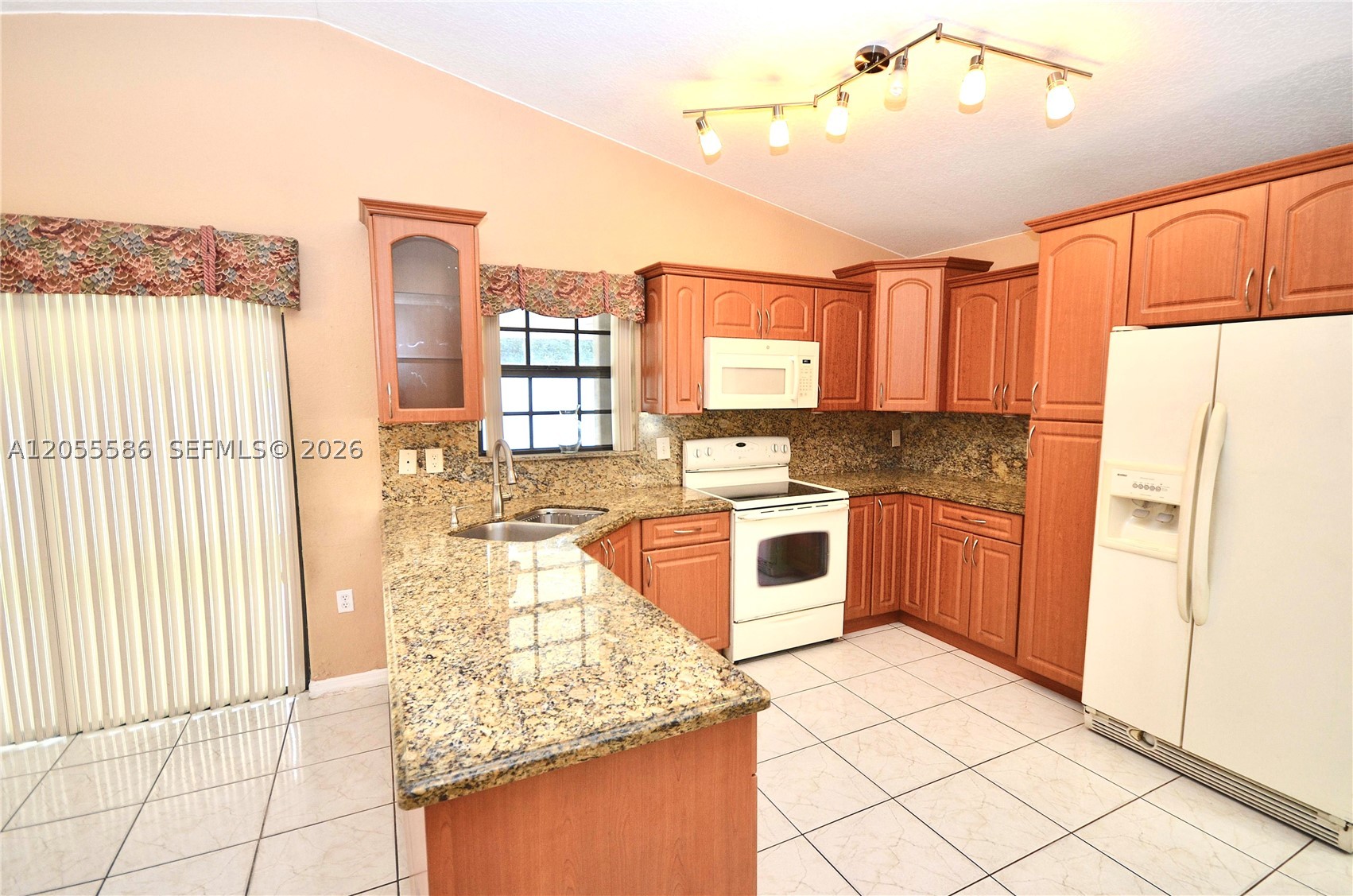 WEST LAKES GARDENS - Residential