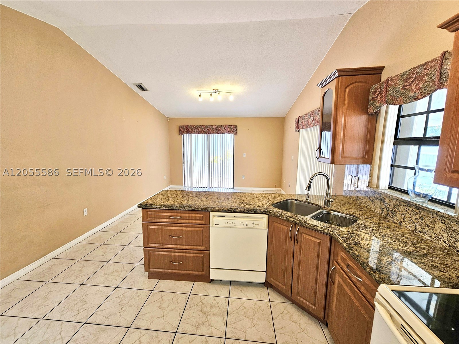 WEST LAKES GARDENS - Residential