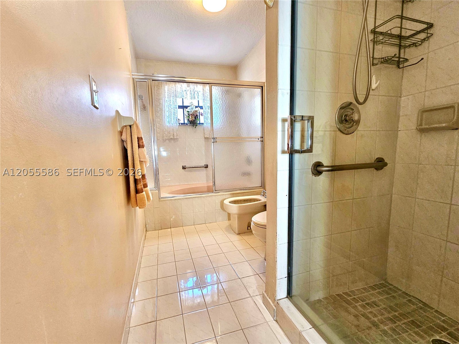 WEST LAKES GARDENS - Residential