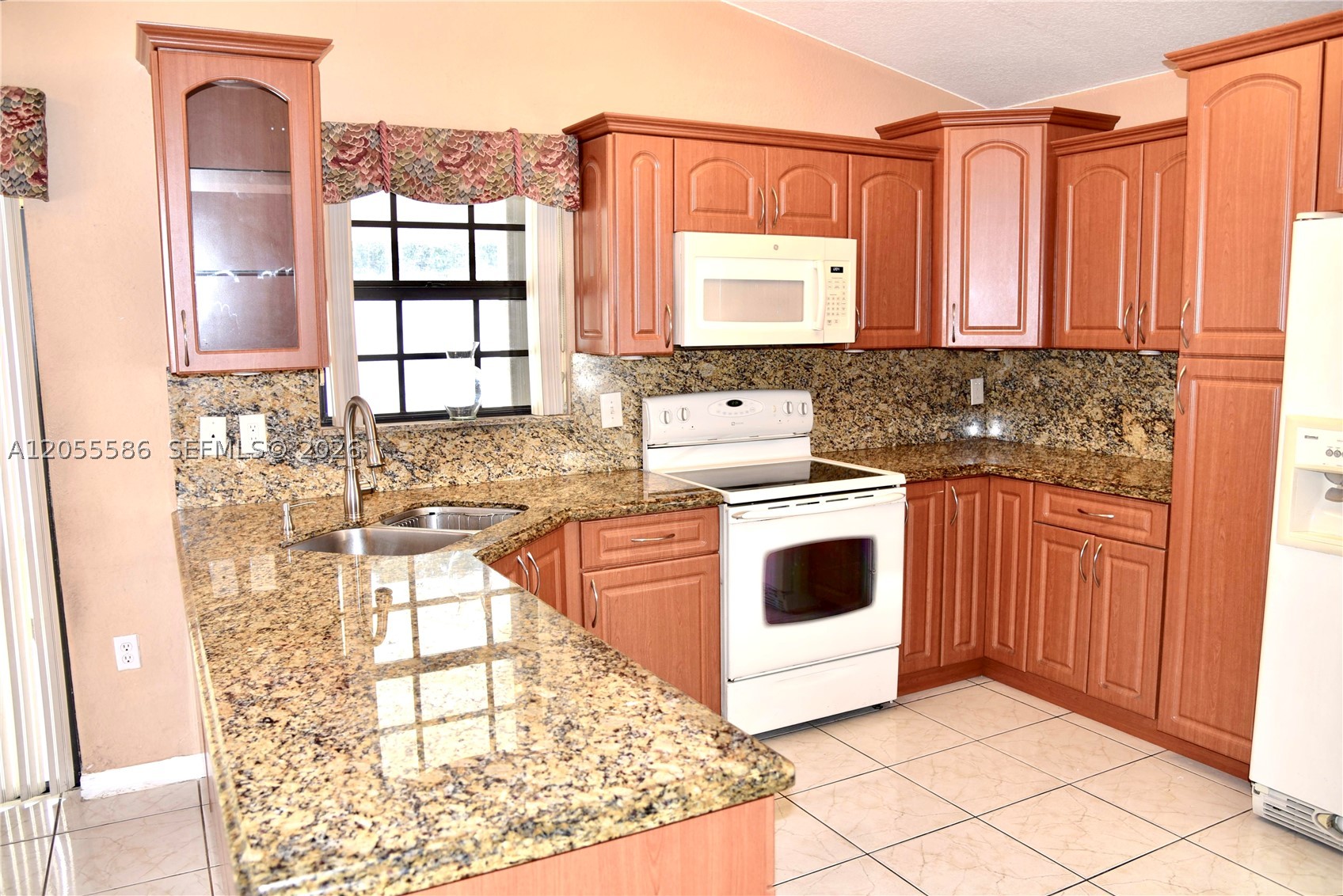 WEST LAKES GARDENS - Residential