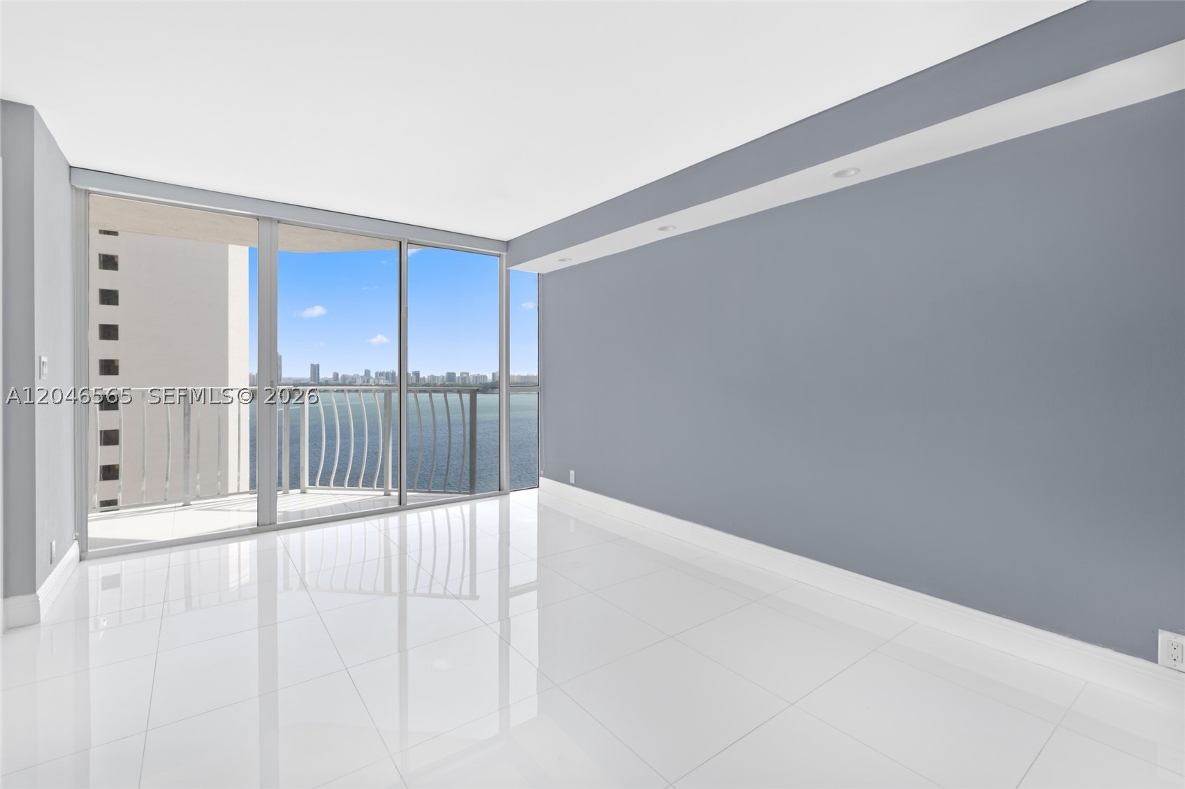 THE GRANDVIEW PALACE COND - Residential Lease