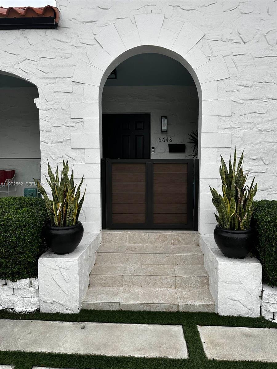 TAMIAMI HIGHLANDS - Residential