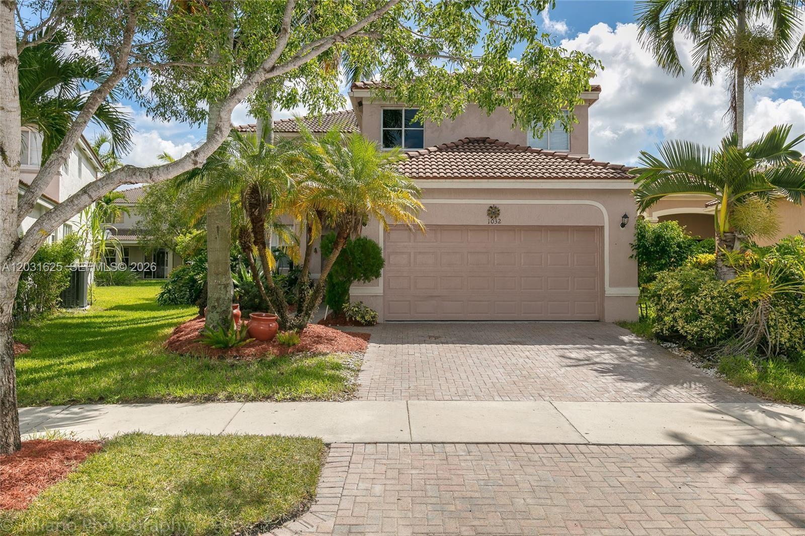 Prime location in the highly desirable resort-style community of Savannah, with a clubhouse, restaurant with delivery, Olympic-size pool, kids’ waterpark with slides, pickleball, soccer, basketball courts, and more. Zoning for schools with A and A+ ratings. This spacious 5-bedroom, 3.5-bath home is perfect for large families seeking comfort, space, and an exceptional lifestyle. The property offers great potential with generous living areas ideal for entertaining and everyday family living. OPEN  HOUSE SUNDAY JUNE 7 12:00PM TO 3:00 PM.