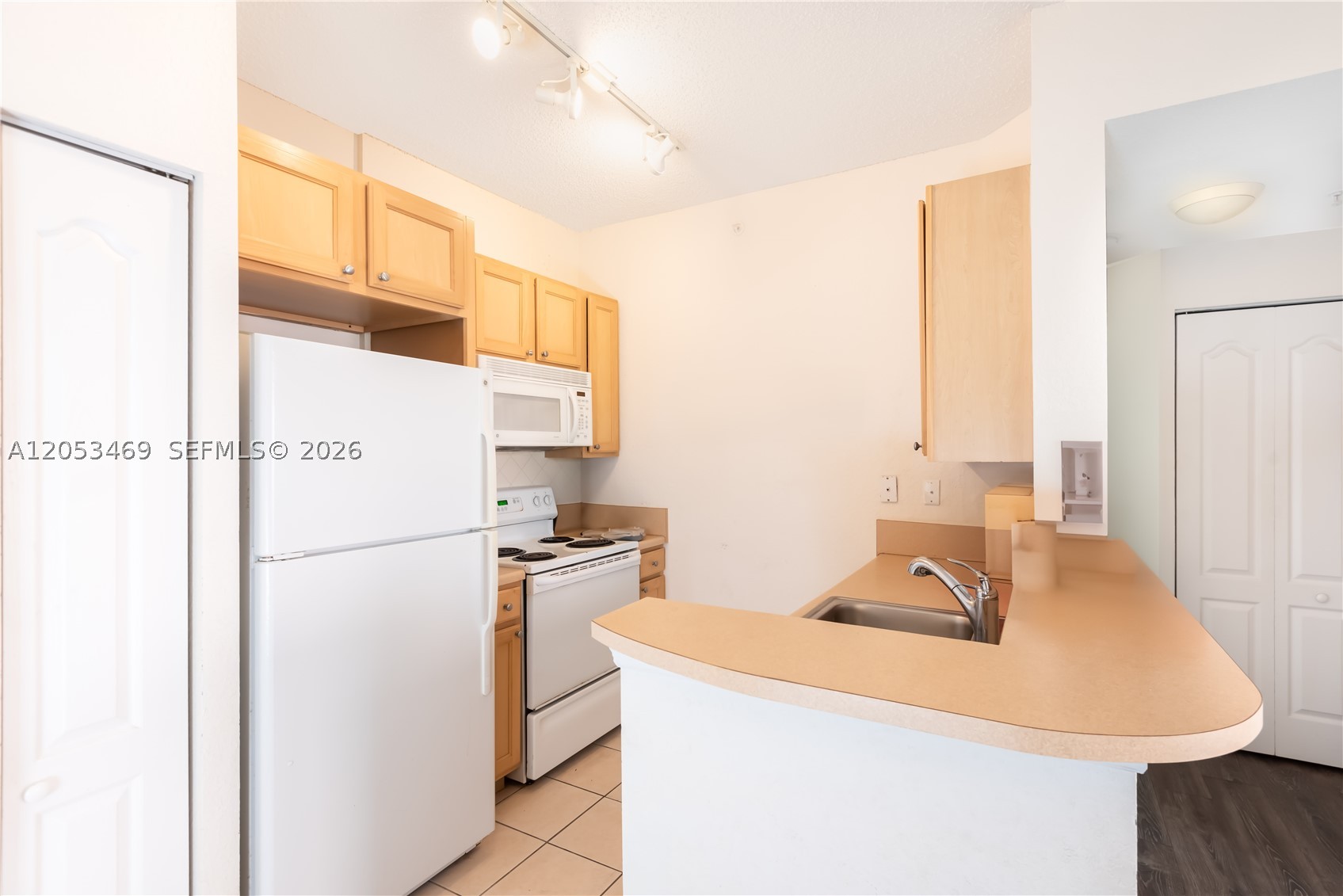 VALENCIA CONDO - Residential Lease