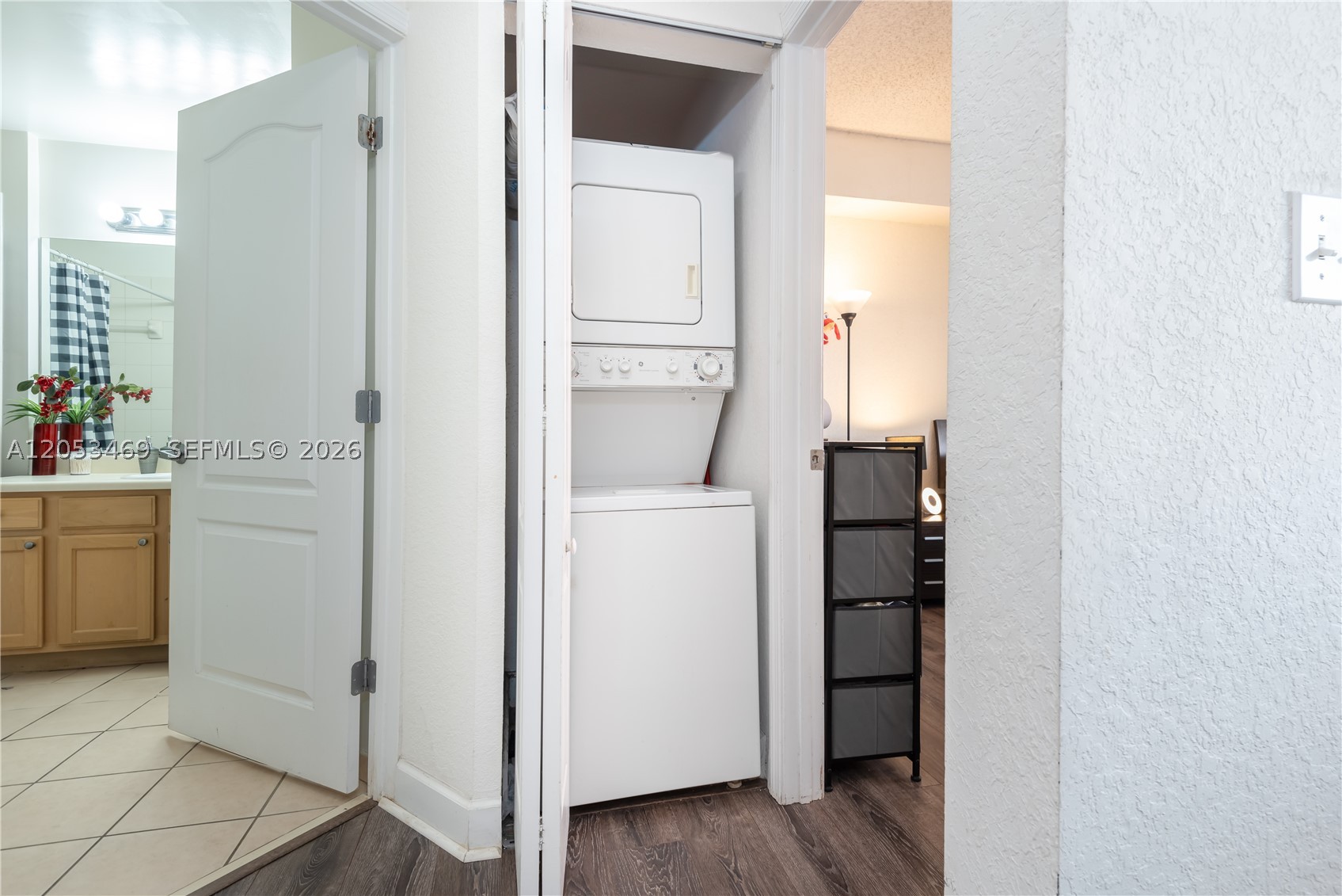 VALENCIA CONDO - Residential Lease