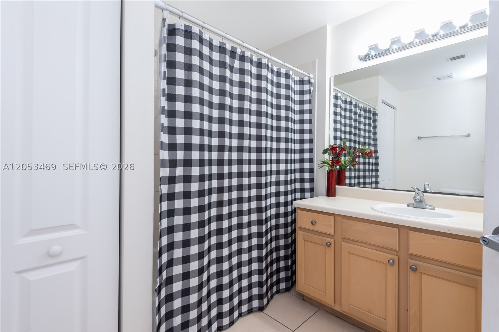 VALENCIA CONDO - Residential Lease
