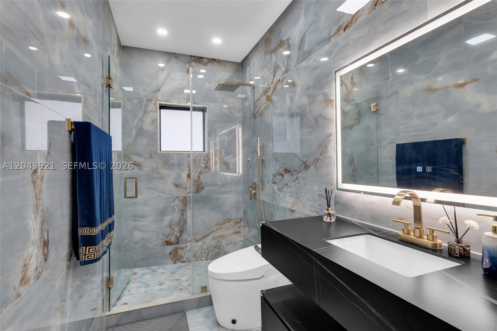 PARA VILLA HEIGHTS - Residential