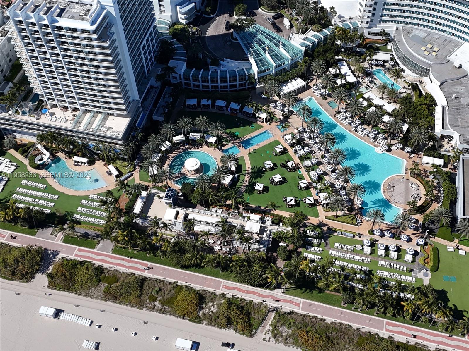 FONTAINEBLEAU III OCEAN C - Residential