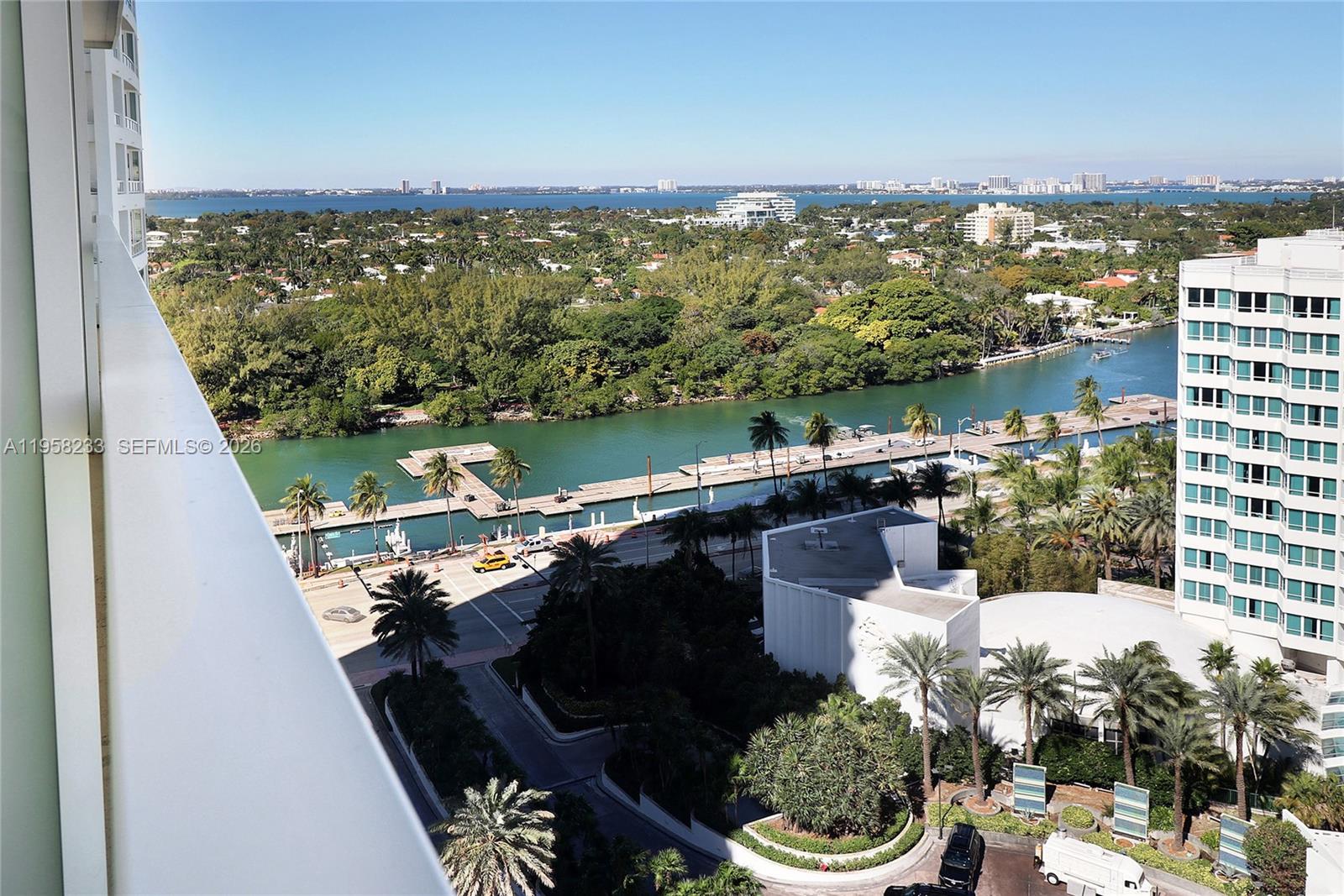 FONTAINEBLEAU III OCEAN C - Residential