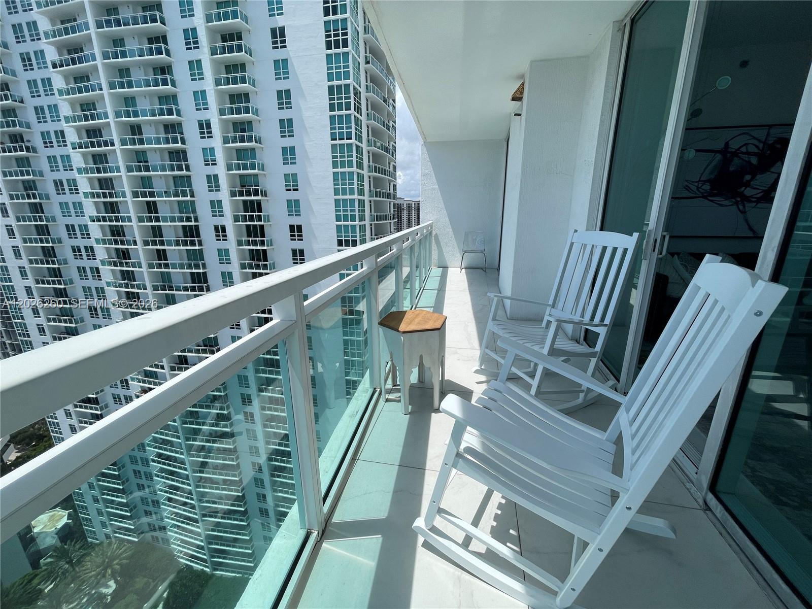 THE PLAZA 851 BRICKELL CO - Residential Lease