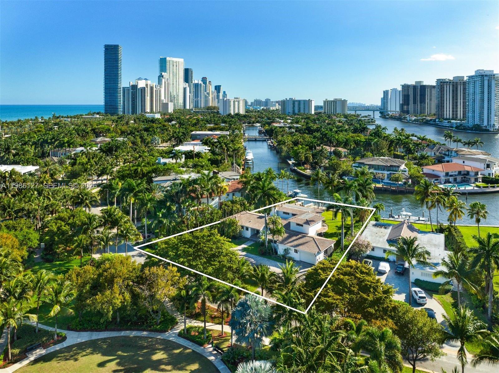 GOLDEN BEACH SEC D - Residential