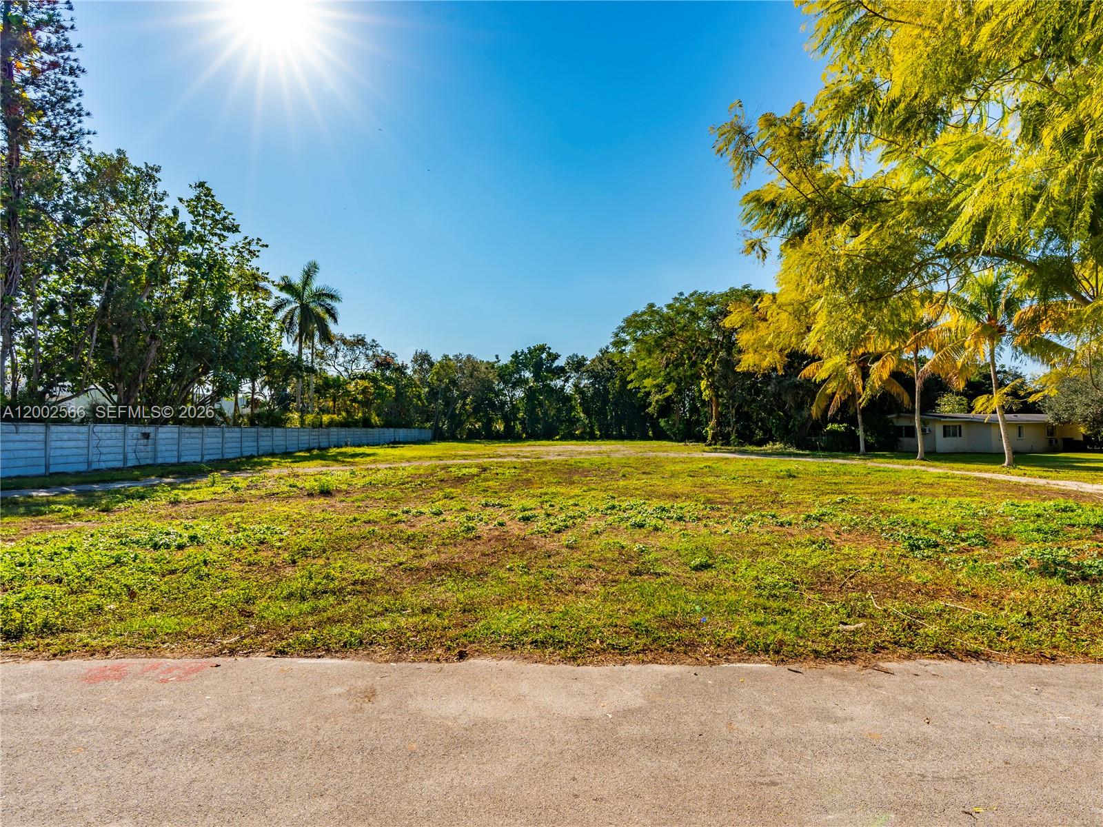 KILLIAN DRIVE ESTATES - Land