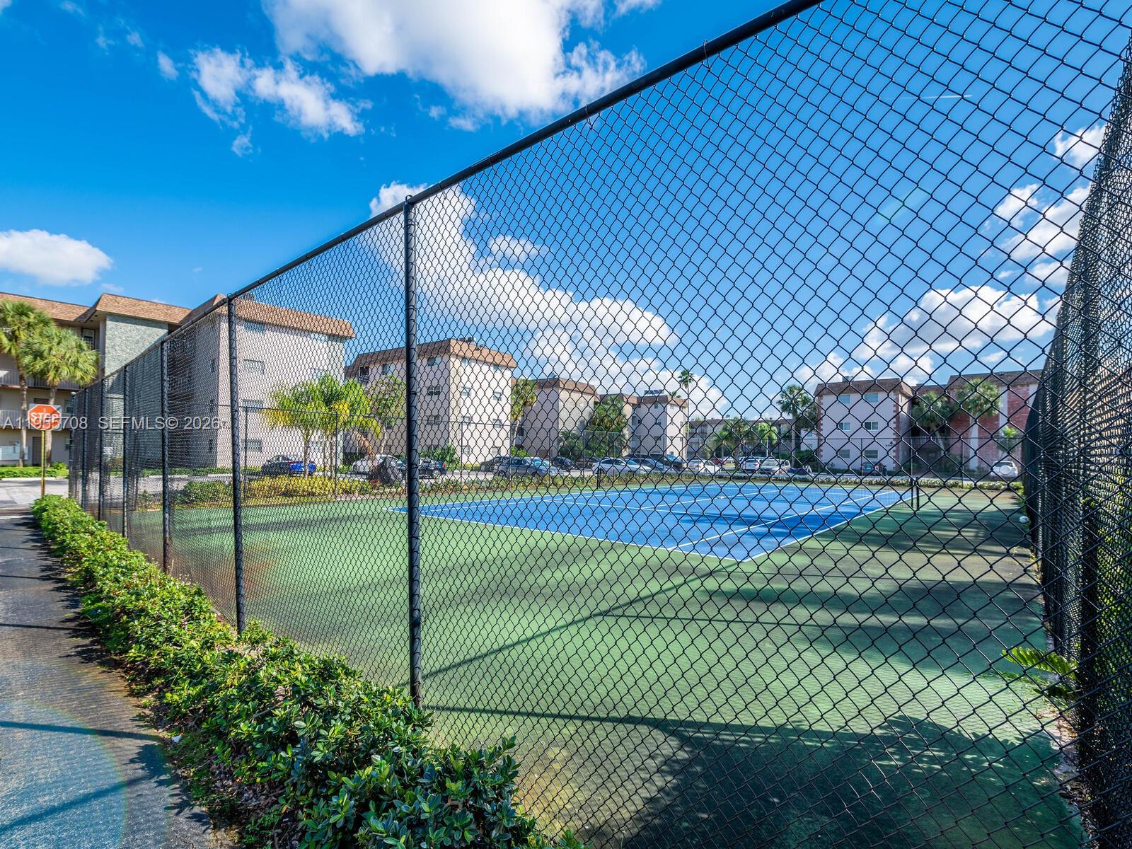 ARROWHEAD CONDO NO IX - Residential