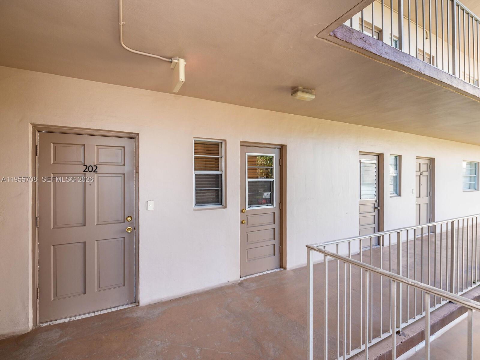 ARROWHEAD CONDO NO IX - Residential