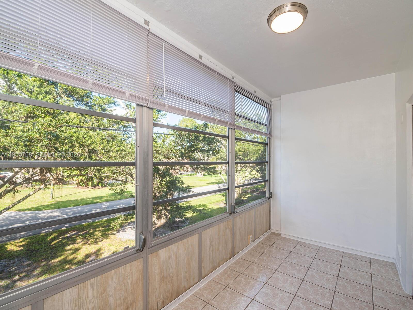 ARROWHEAD CONDO NO IX - Residential