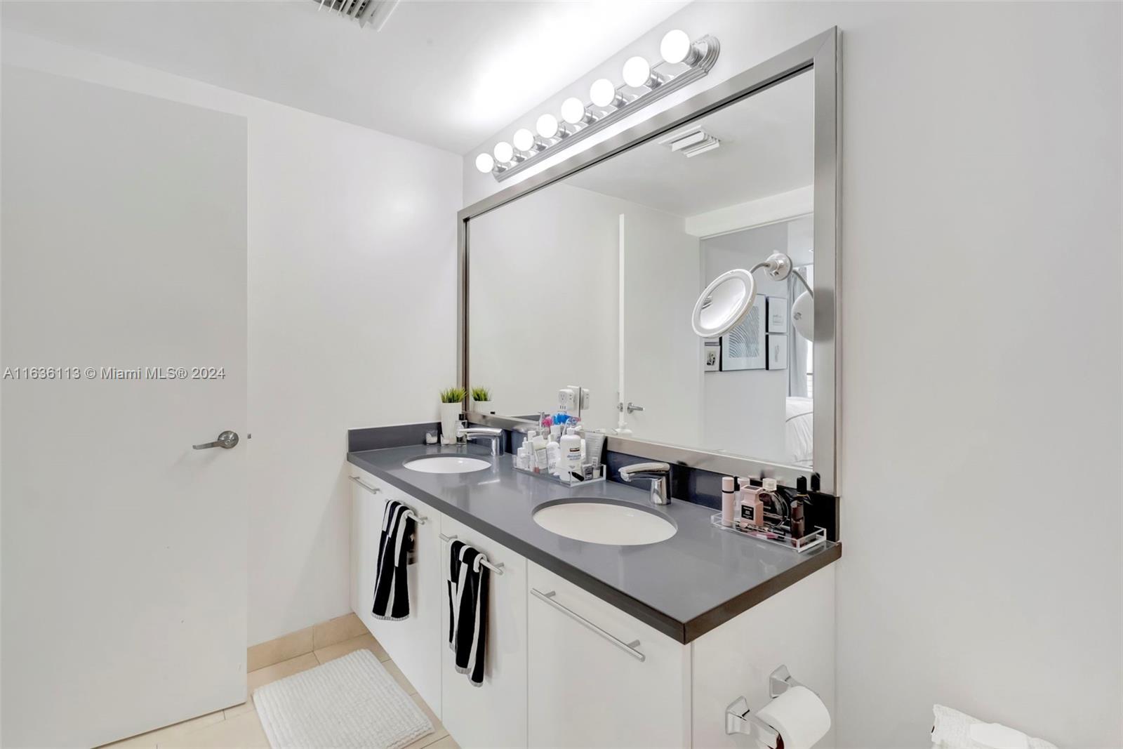 IVY CONDO - Residential