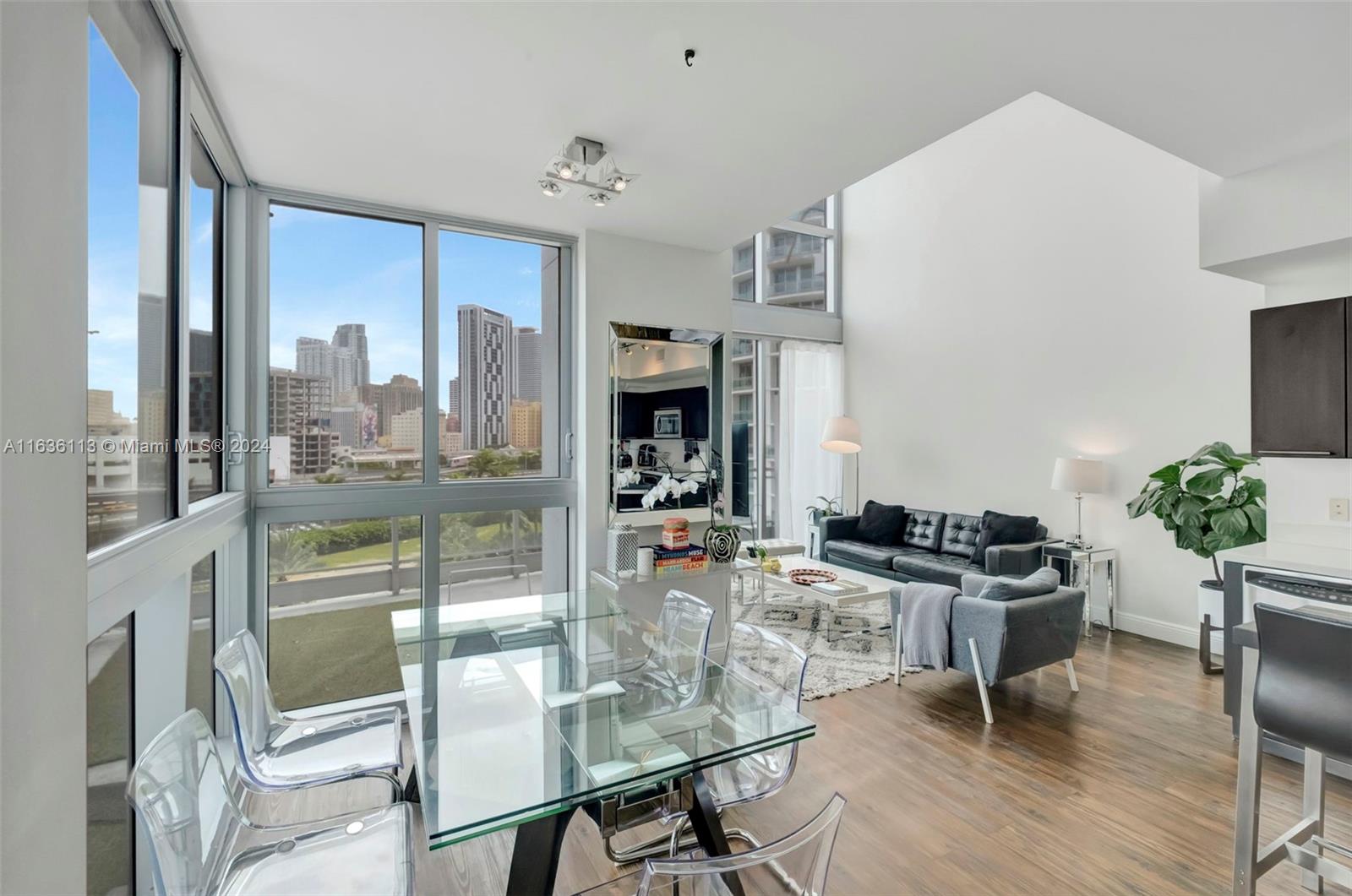 IVY CONDO - Residential