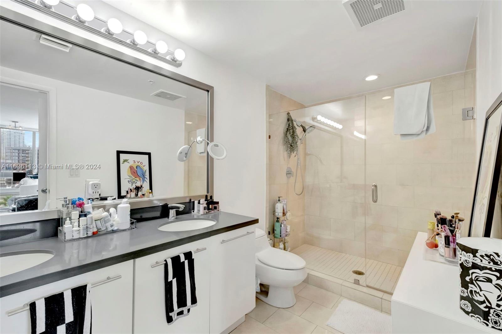 IVY CONDO - Residential