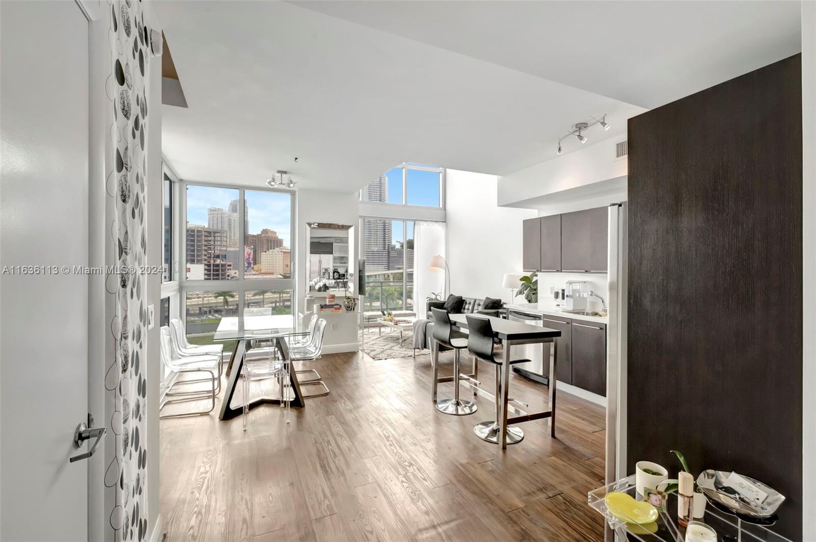 IVY CONDO - Residential