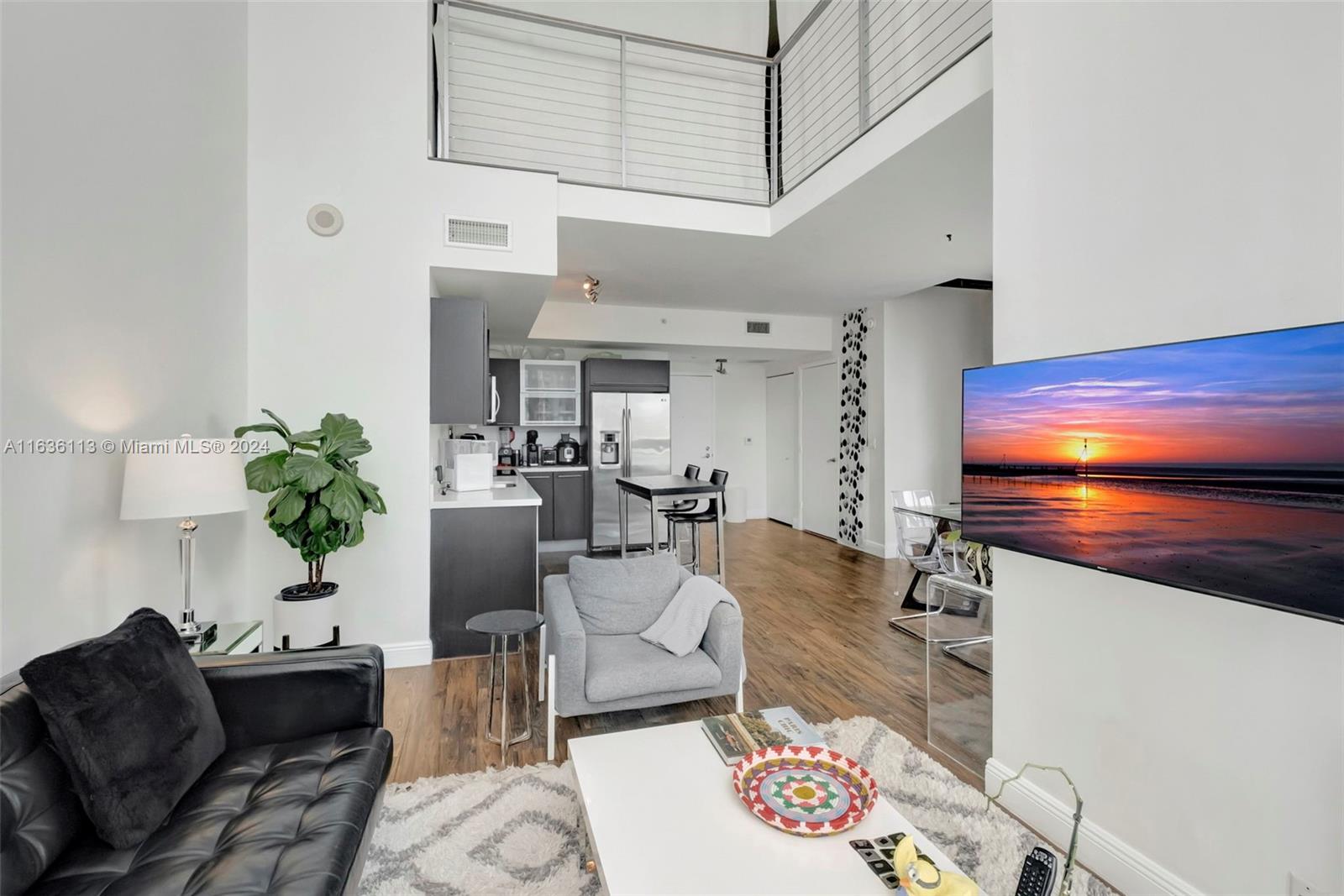 IVY CONDO - Residential