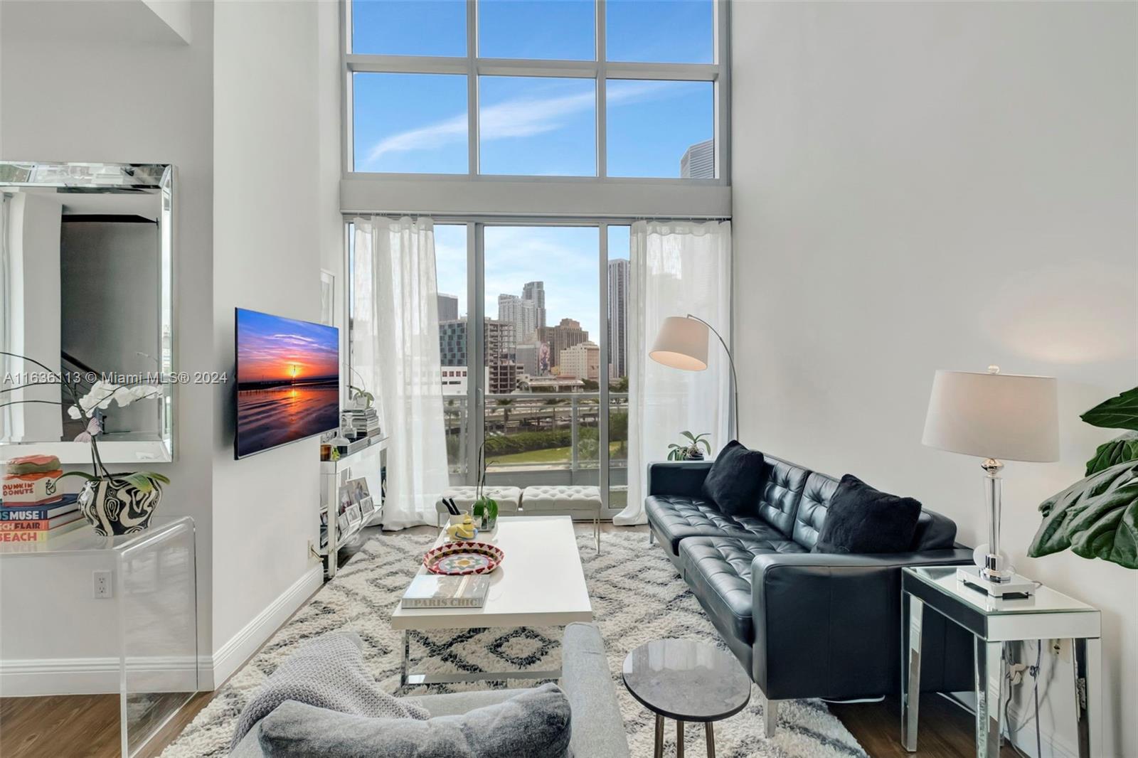 IVY CONDO - Residential