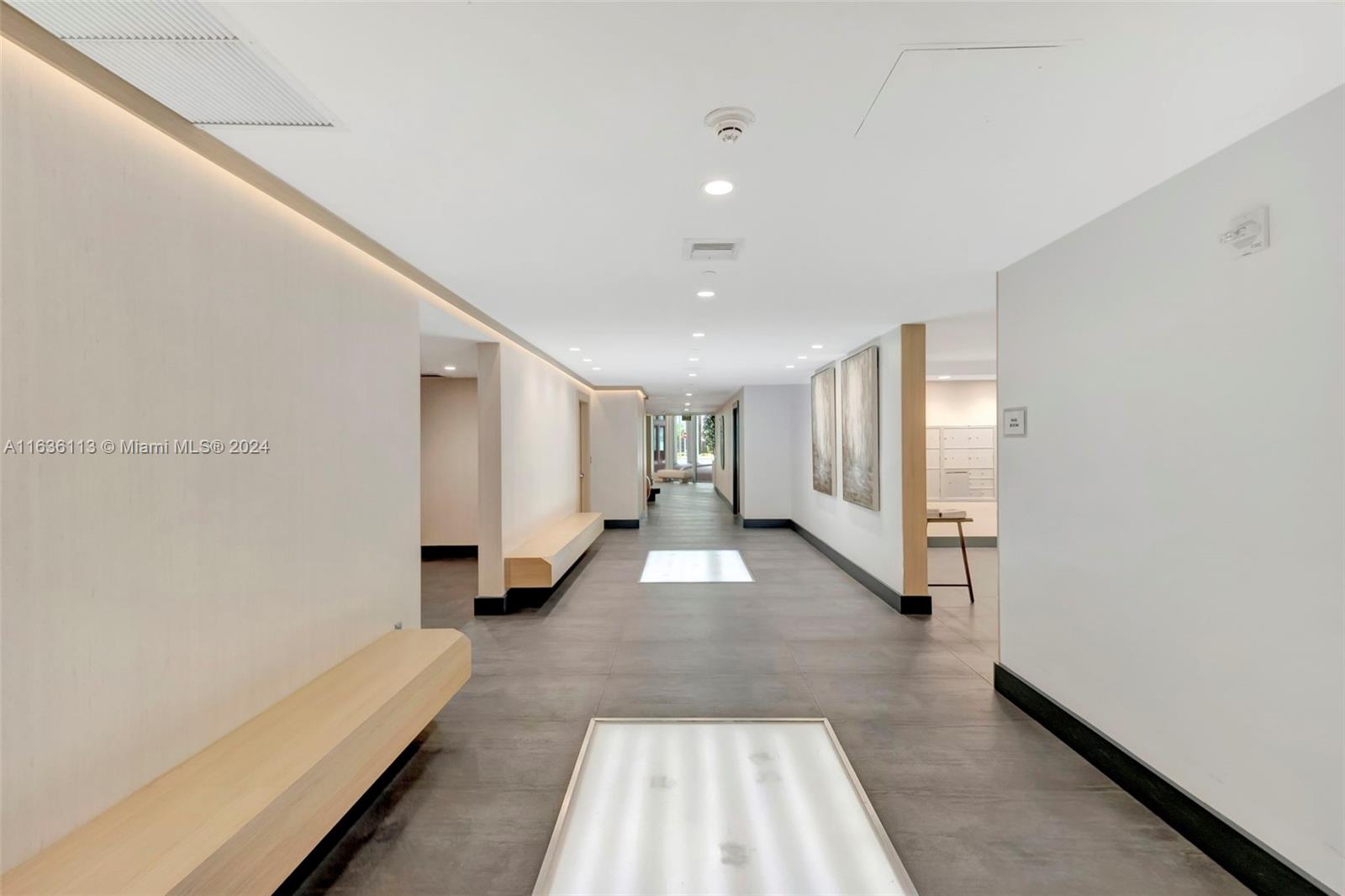 IVY CONDO - Residential