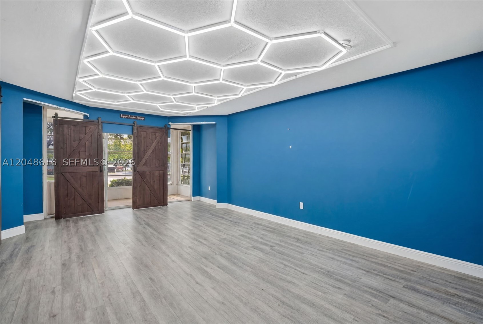 SANDS POINT CONDOMINIUM I - Residential