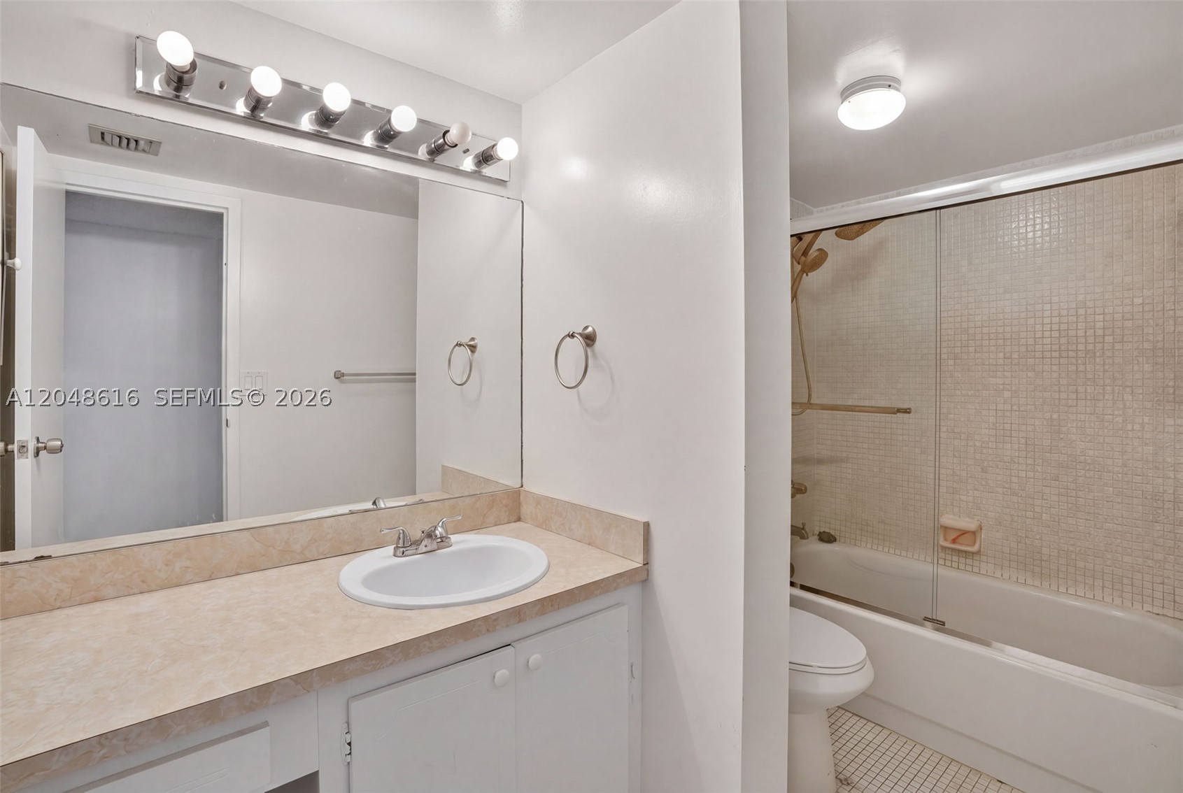 SANDS POINT CONDOMINIUM I - Residential