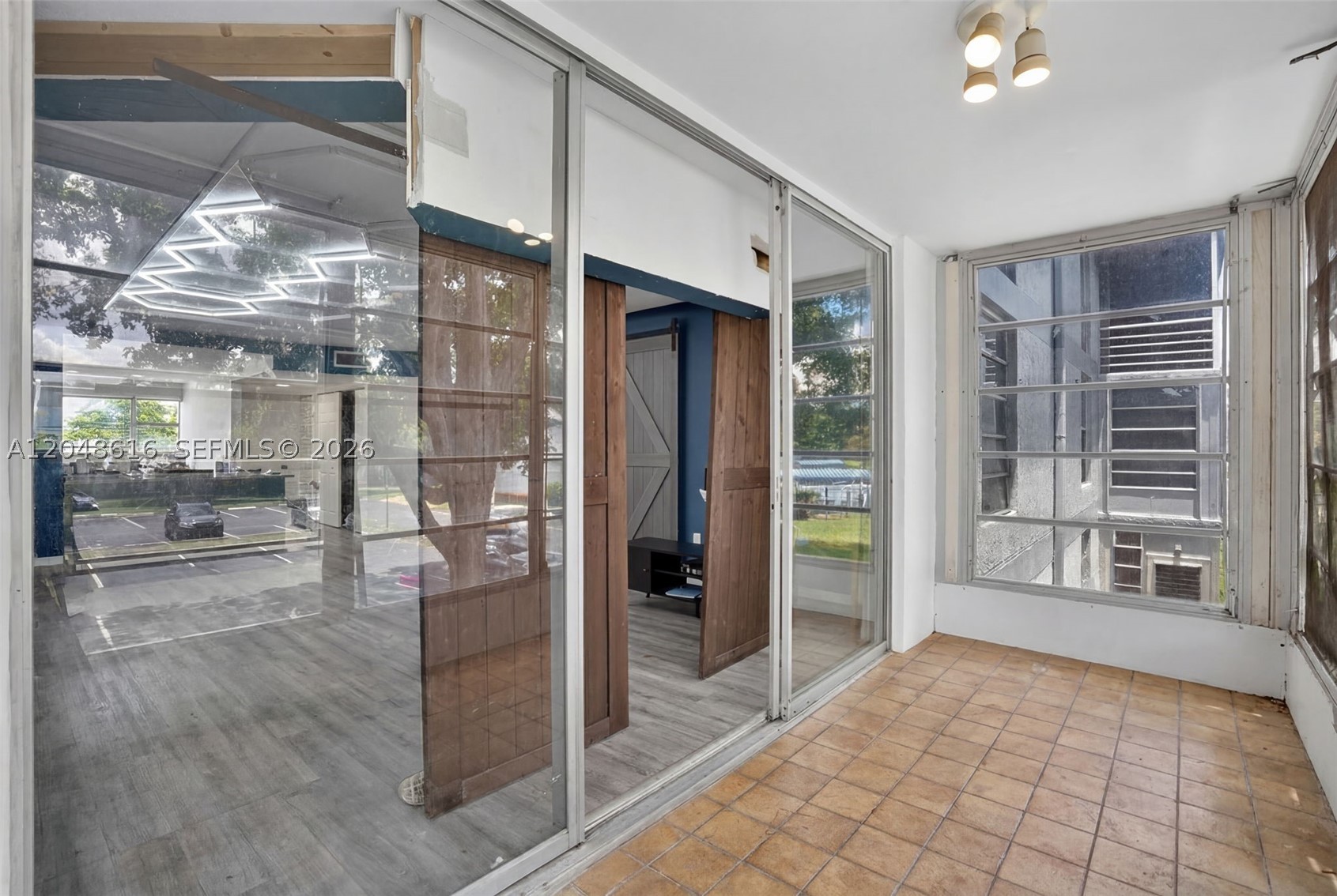SANDS POINT CONDOMINIUM I - Residential
