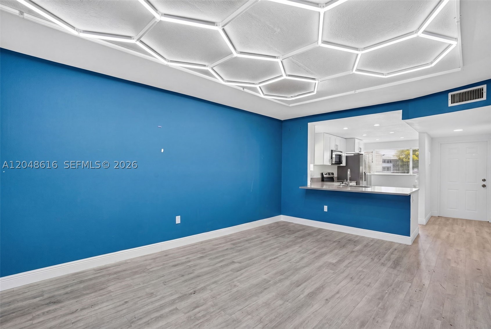 SANDS POINT CONDOMINIUM I - Residential