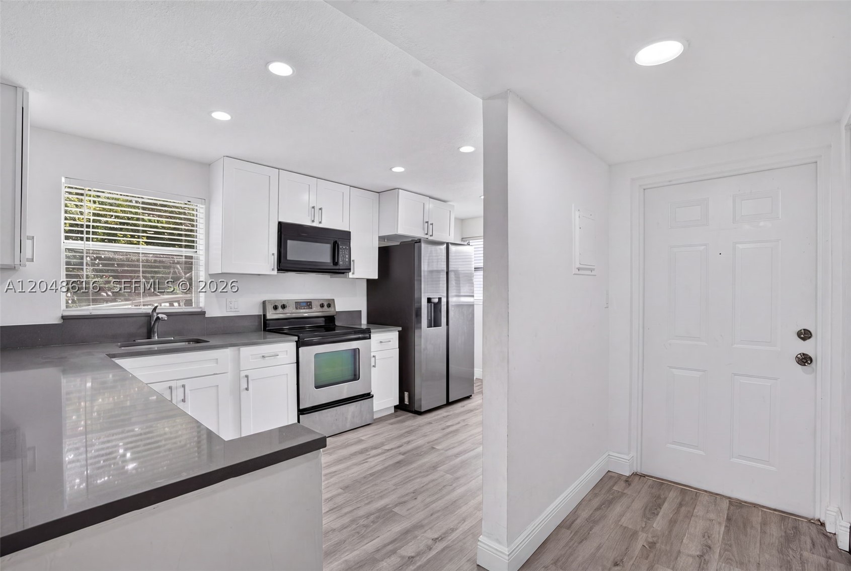SANDS POINT CONDOMINIUM I - Residential
