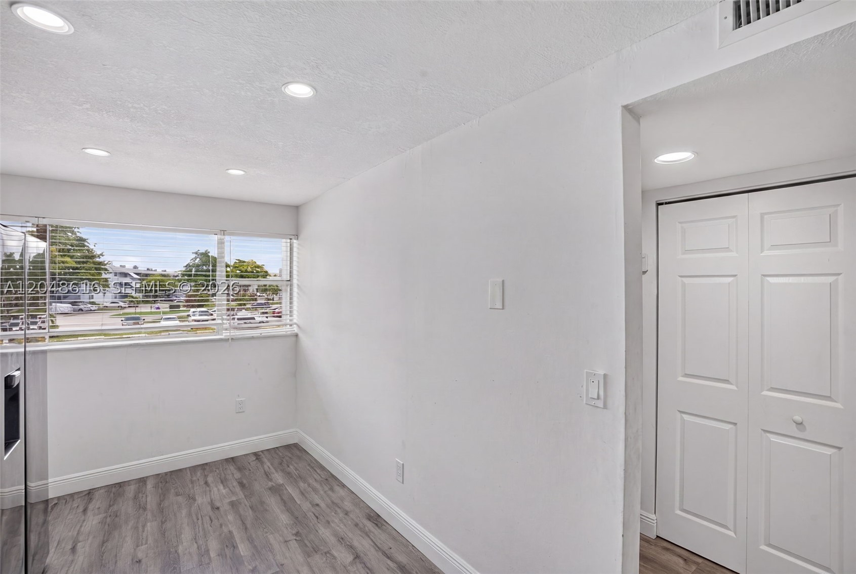 SANDS POINT CONDOMINIUM I - Residential