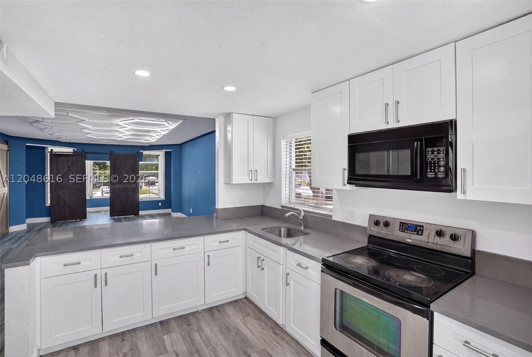SANDS POINT CONDOMINIUM I - Residential