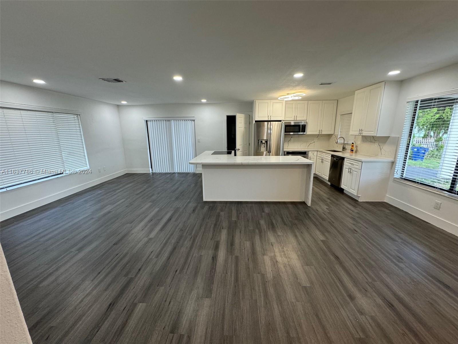 CAROL CITY 3RD ADDN - Residential Lease