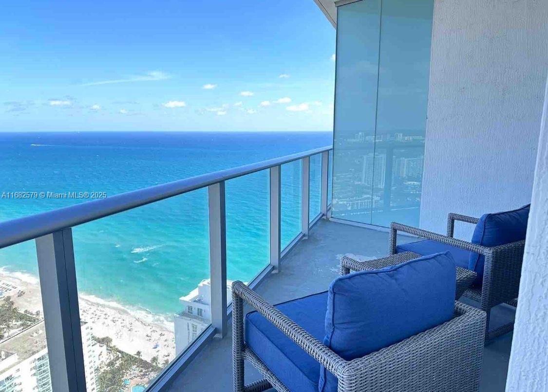 Brand New 1 Bedroom/1 Bath unit.… Beachfront/Ocean View, wide terrace, floor-to-ceiling sliding doors, huge One Bedroom Suite, fully decorated by renowned Brazilian designer "Debora Aquiar" , hottest building in Hollywood Beach. few minutes away from the Aventura Mall and Bal Harbour. Free membership to Hyde Beach Club, Personal Concierge, 2 restaurants, 2 infinity-edge ocean view pools, sundeck and private cabanas, fully-equipped Fitness Center, full-service Spa, Chaise Lounges with towel & umbrella service on the beach. Room Service, housekeeping, and laundry services. High-speed internet, INVESTOR DREAM, hotel program or rent it yourself on a daily basis. EASY TO SHOW! - This property is not contingent to appraisal