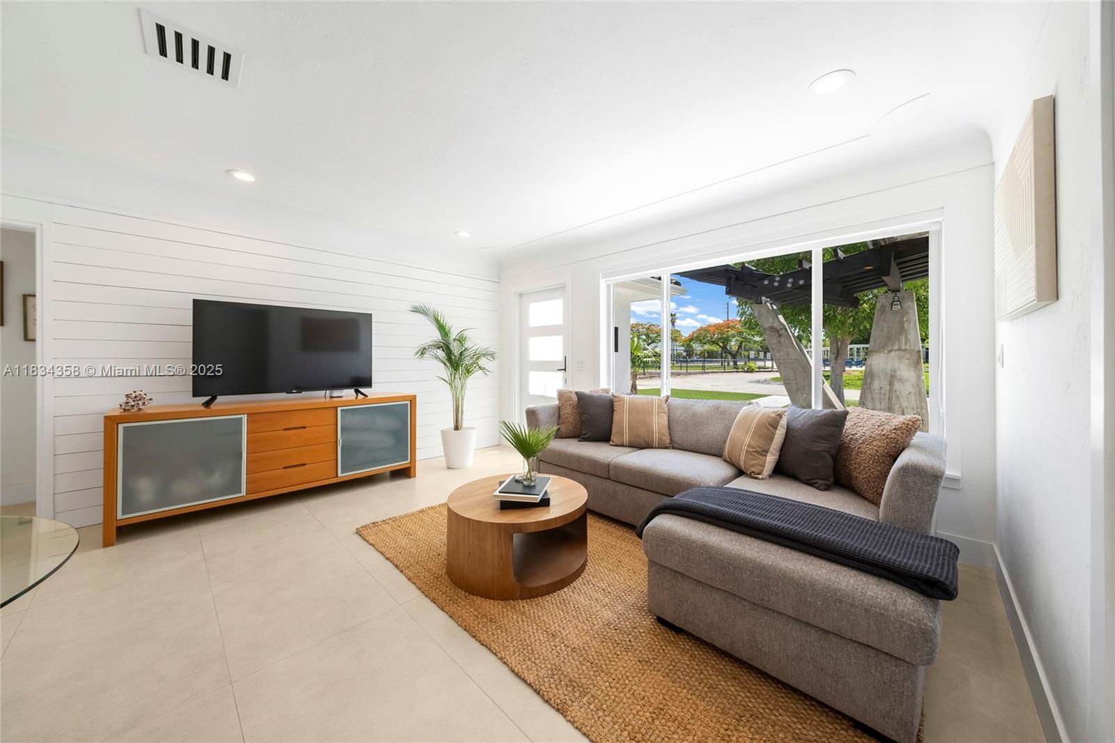 LAKELAND RESUB - Residential