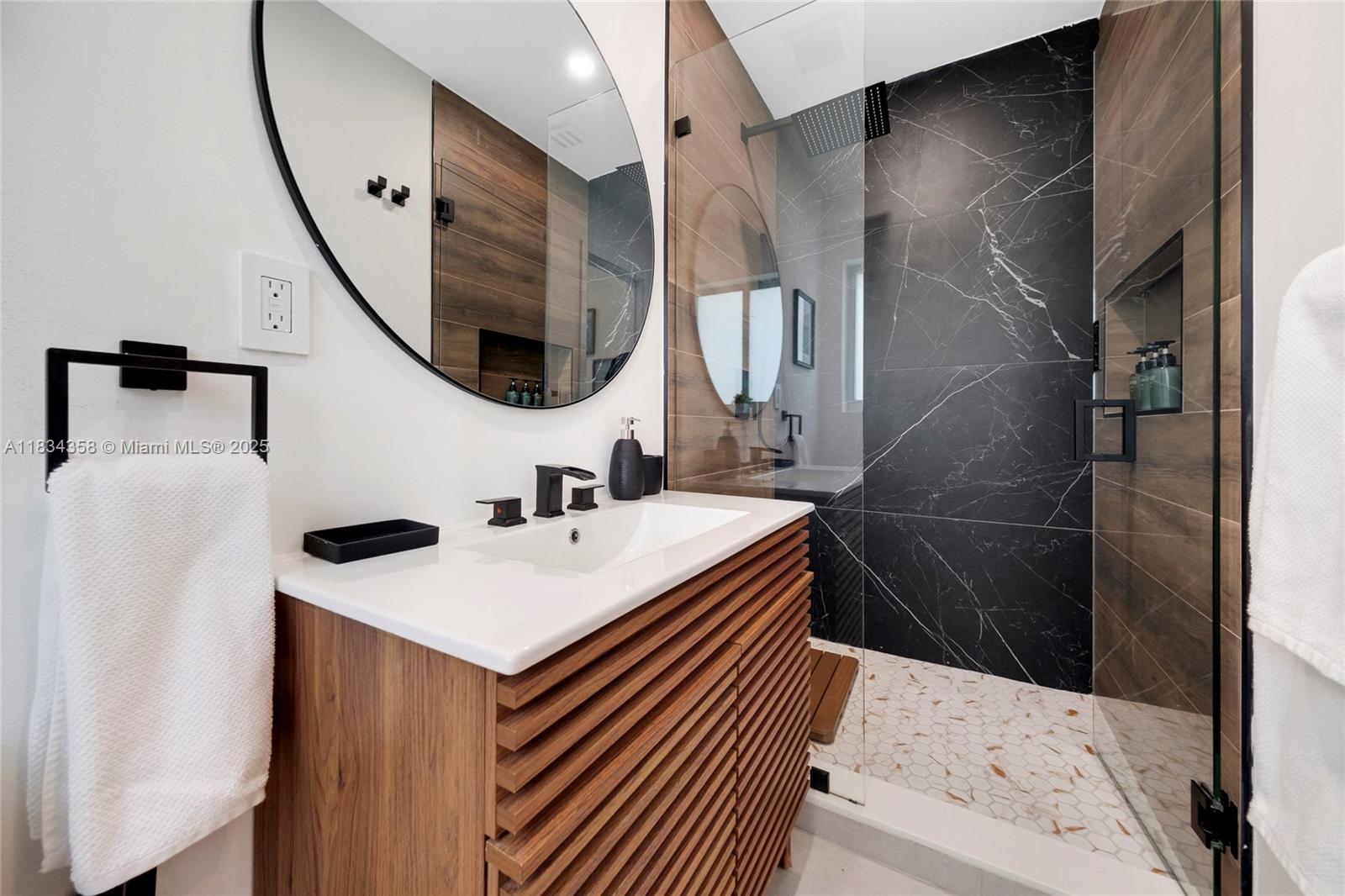 LAKELAND RESUB - Residential