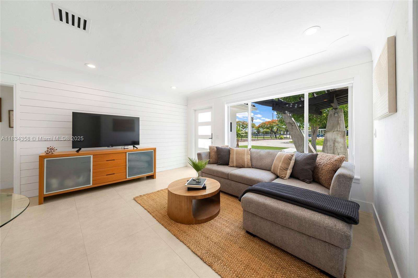 LAKELAND RESUB - Residential