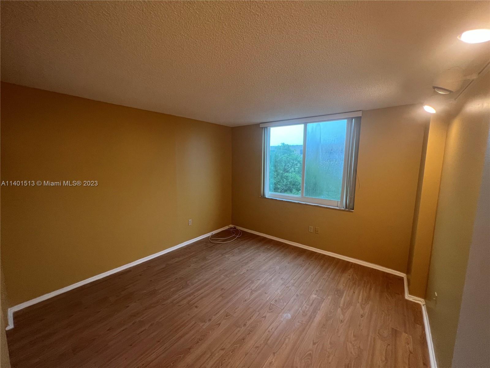 HILLCREST EAST NO 20 COND - Residential Lease