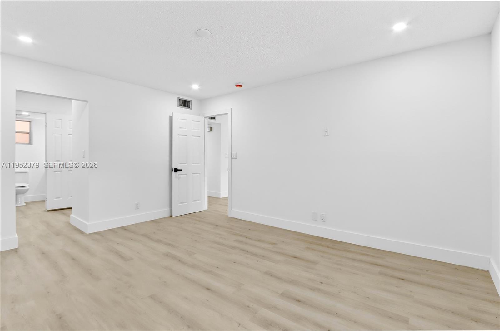 FOURTH GULFSTREAM GARDEN - Residential